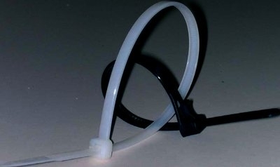 3M 7000035313 FS 550 DW-C Кабельный хомут для использования вне помещений, устойчивыйк УФ, черный, уп. 100 шт., 550мм х 9мм