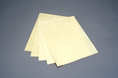 3M 7100050682 TufQUIN® 110 Гибридная изоляционная бумага, номинальная толщина - 2,5мил (0,06 мм), удельный вес 0,071 кг/кв.м.