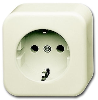 ABB 2044-0-0063 Розетка SCHUKO 16А/250В с защитными шторками, серия Busch-Duro 2000 AP, цвет слоновая кость