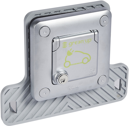 Legrand 077857 Розетка 3кВТ (металл с ключ)