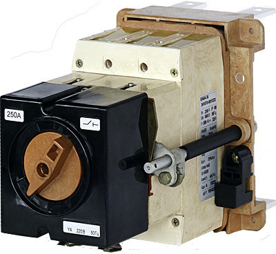 Legrand 1020977 Выкл. авт. ВА04-36-341870-00УХЛ3 250А,660В без комплекта зажимов