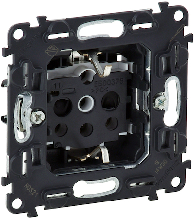 Legrand 753029 VLN Розетка 2К+З с/шт,винт.