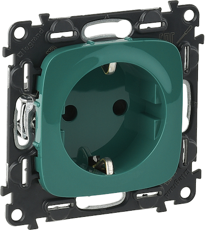 Legrand 754982 VLN-a ЗЕЛ Розетка 2К+З с/штор