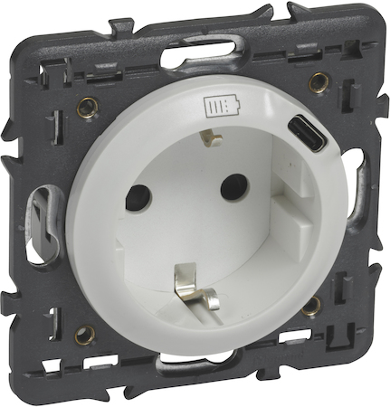 Legrand 068119 CLN Рзк 2К+З/USB C БЕЛ