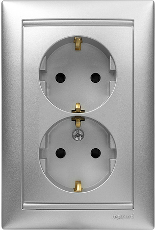 Legrand 770127 Розетка 2X2К+З в сборе шт АЛМ VLN