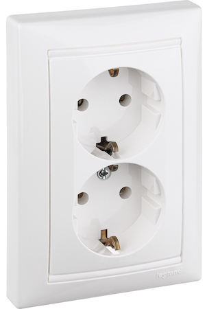 Legrand 774400 Розетка 2X2К+З в сборе БЕЛ VLN