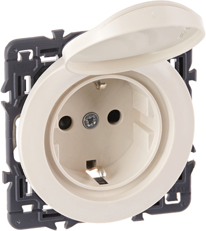 Legrand SET-1-067153-02 Celiane - розетка 2К+3 немецкого стандарта с защитной крышкой - IP 44 - слоновая кость