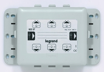 Legrand 092237 Кор. распр.5П/3П черный 6 вых.