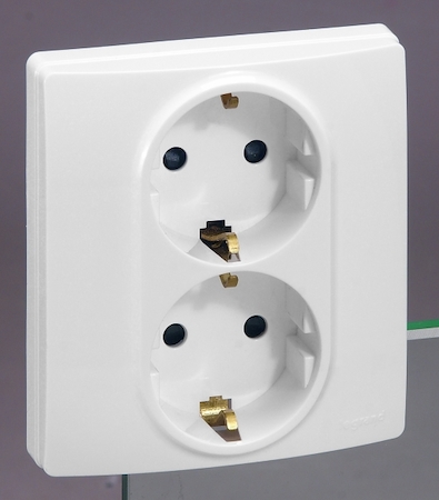 Legrand 664543 Розетка 2x2к+З Авт Штбел Etika