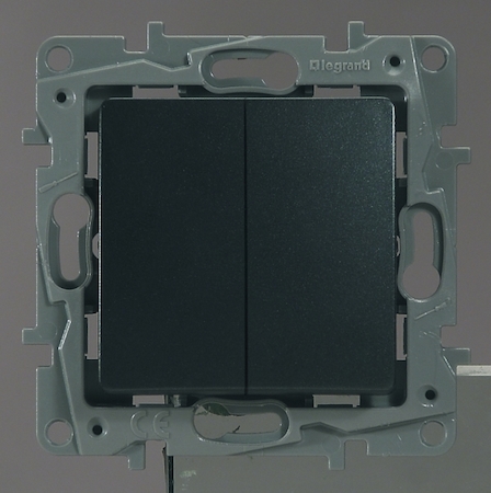 Legrand 096632 Перекл 2кл Авт 10ax Ант
