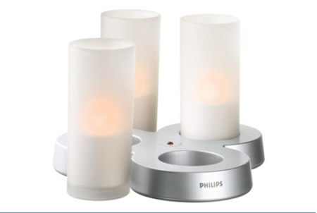 871150079900536 Philips Imageo Набор из трёх белых светодиодных свечей
