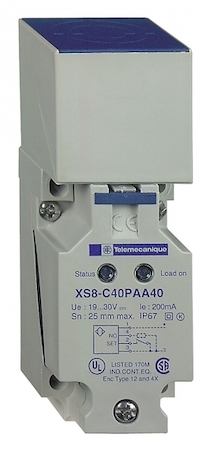 Schneider Electric XS8C40PC440 ИНДУКТИВНЫЙ ДАТЧИК NO/NC PNP
