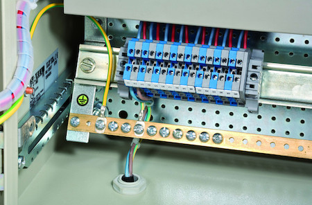 Schneider Electric NSYEDCOC КРОНШТЕЙН ДЛЯ ШИНЫ И DIN-РЕЙКИ