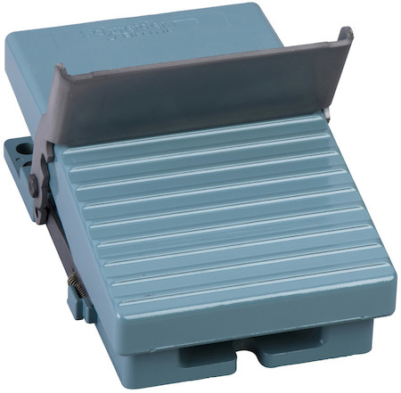 Schneider Electric ПЕДАЛЬНЫЙ ВЫКЛЮЧАТЕЛЬ XPEM810