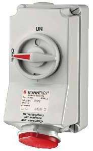 MENNEKES Розетка наруж. уст. 32А 380В 3Р+N+PE 50Гц IP44 с мех. блокировкой с выкл. с навесным замком Mennekes 5105A